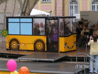 Flo, Achtung der Bus kommt